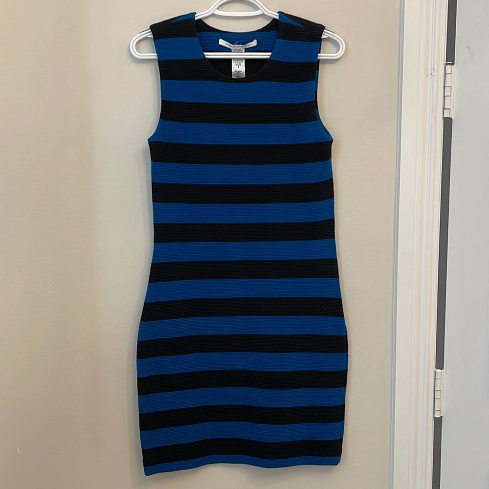 Diane von Furstenberg beautiful fit dress.